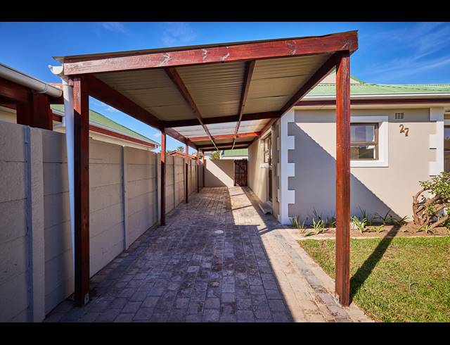 3 BEDROOM FREEHOLD FOR SALE IN MILKWOOD PARK